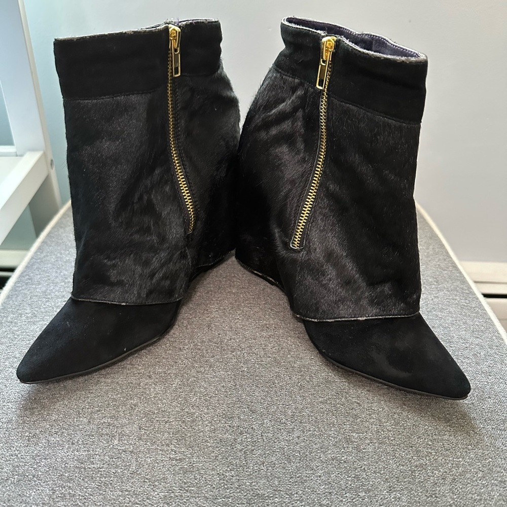LONDON TRASH SIRI CALF HAIR LEATHER BOOTIE SIZE 8